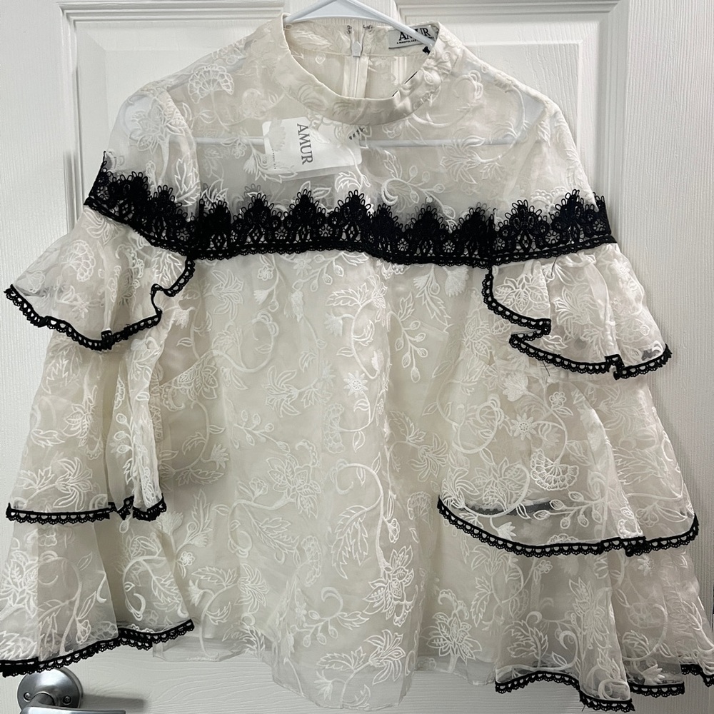 SALE🎀 NWT AMUR Race Tiered Ruffle Sleeve Blouse Top Small $598 White Black